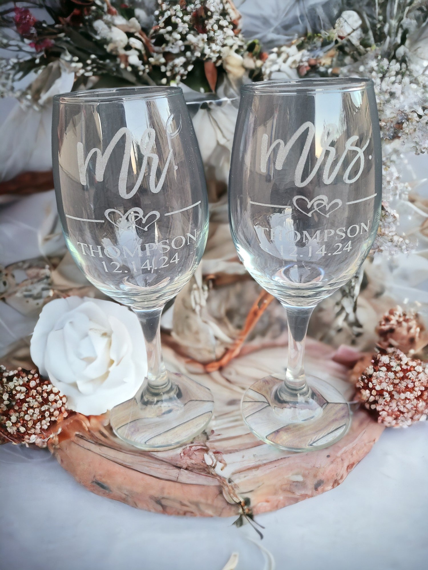 Mr and Mrs wedding glasses